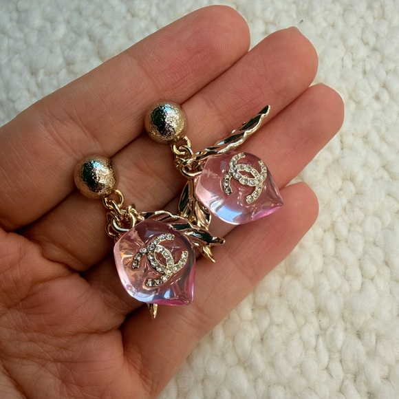💗Chanel Pink Resin CC Drop Earrings✨ - Picture 4 of 10